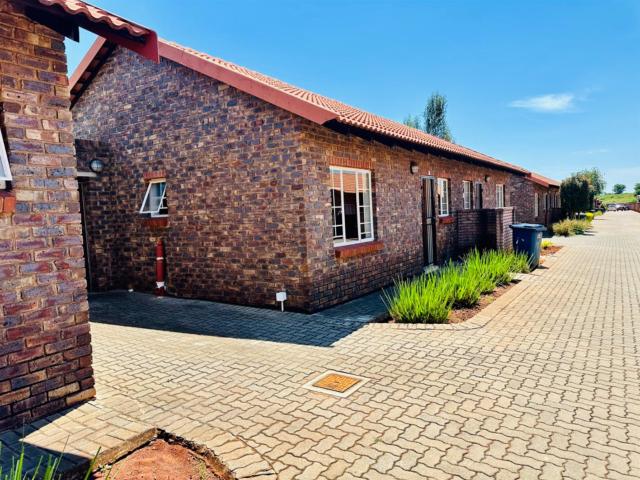 Townhouse for sale in Akasia, Gauteng