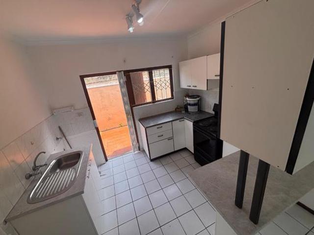 Townhouse for rent in Seaview, Kwazulu-natal