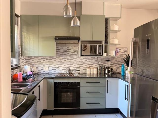 Townhouse for rent in Waterkloof, Gauteng