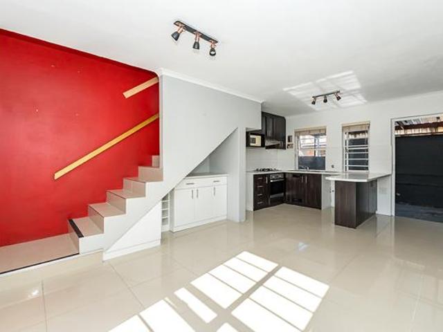 Townhouse for sale in Cape Town, Western Cape