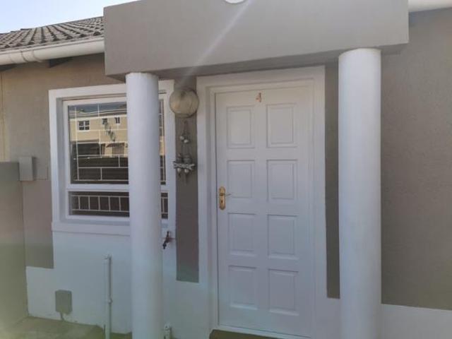 Townhouse for rent in Cape Town, Western Cape