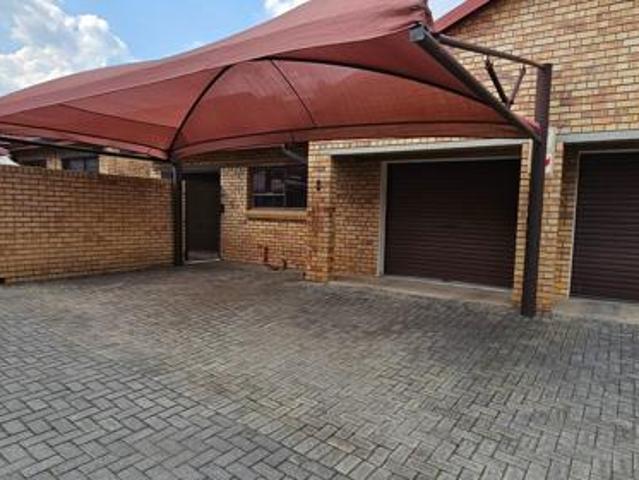 Townhouse for sale in Vereeniging, Emfuleni Local Municipality