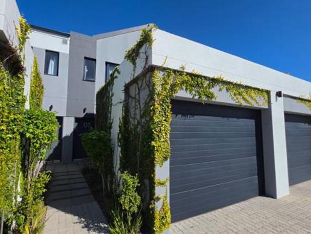 Townhouse for rent in Cape Town, Western Cape
