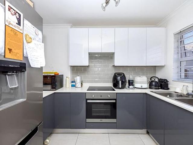 Townhouse for rent in Cape Town, City of Cape Town