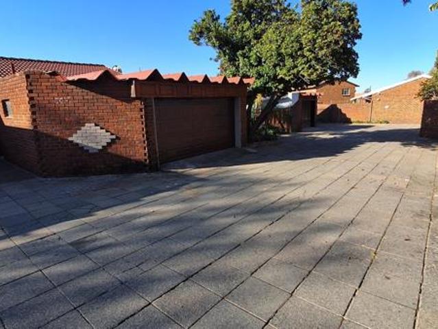 Townhouse for sale in Gert Sibande, Mpumalanga