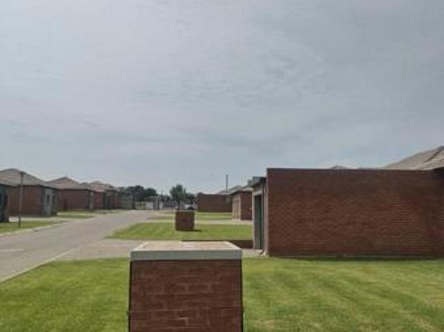 Townhouse for sale in Gert Sibande, Mpumalanga