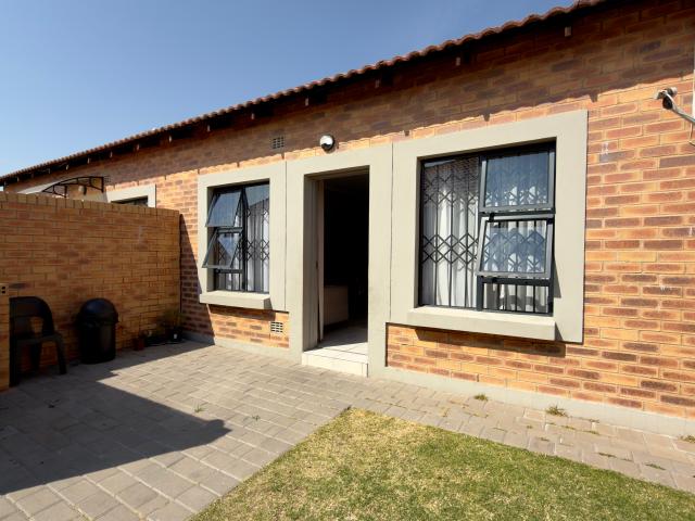 Townhouse for sale in Secunda, Govan Mbeki