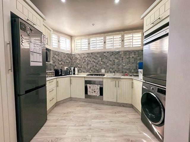 Townhouse for sale in Seaview, Kwazulu-natal