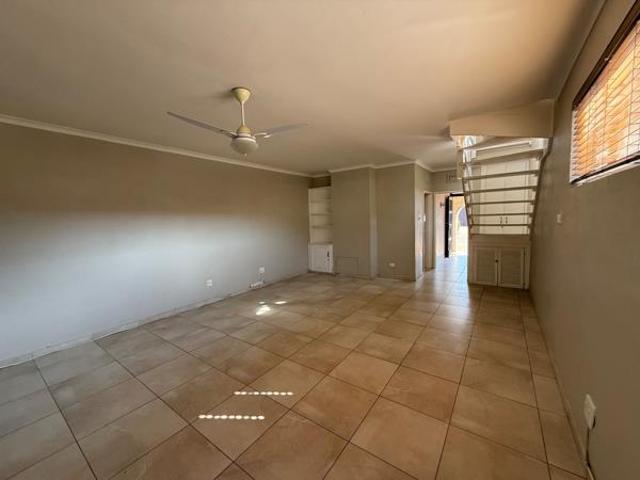Townhouse for rent in Seaview, Kwazulu-natal