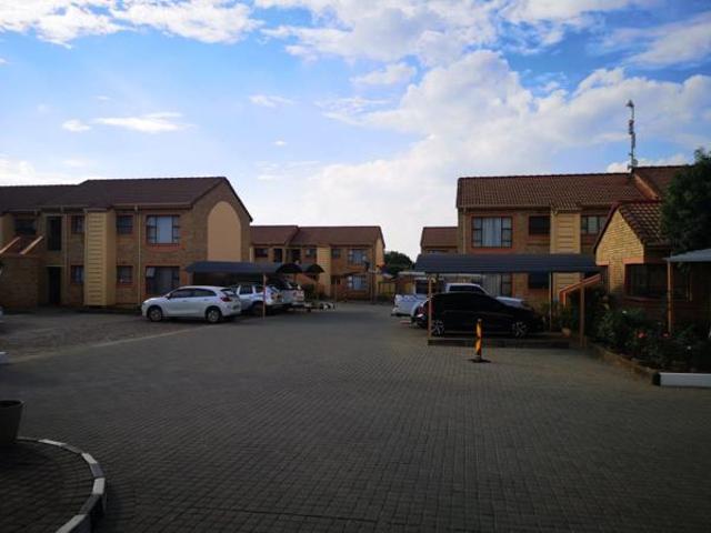 Townhouse for sale in Oranjeville, Free State