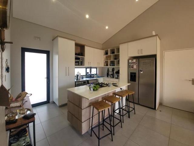 Townhouse for sale in Dr Kenneth Kaunda, North West