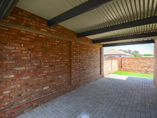 Townhouse for rent in Dr Kenneth Kaunda, North West