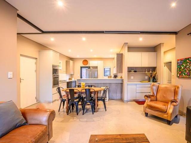 Townhouse for rent in Dr Kenneth Kaunda, North West