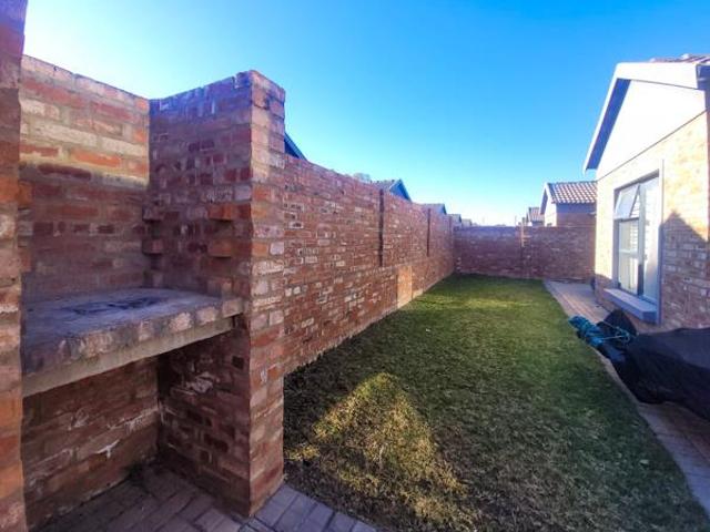 Townhouse for sale in Dr Kenneth Kaunda, North West