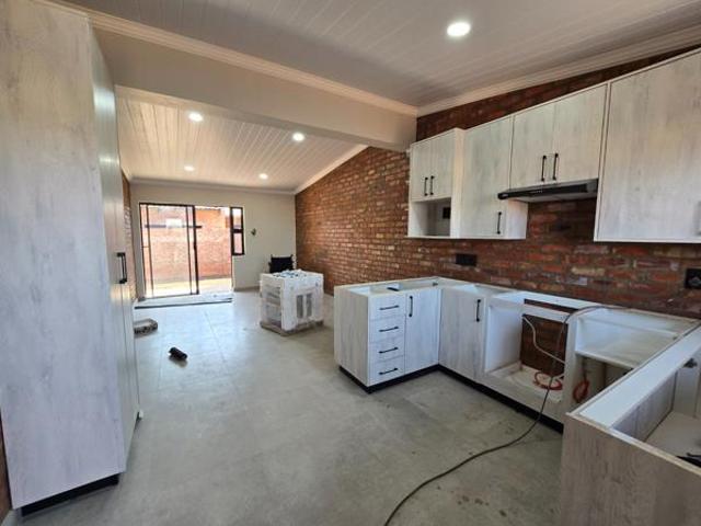 Townhouse for rent in Dr Kenneth Kaunda, North West