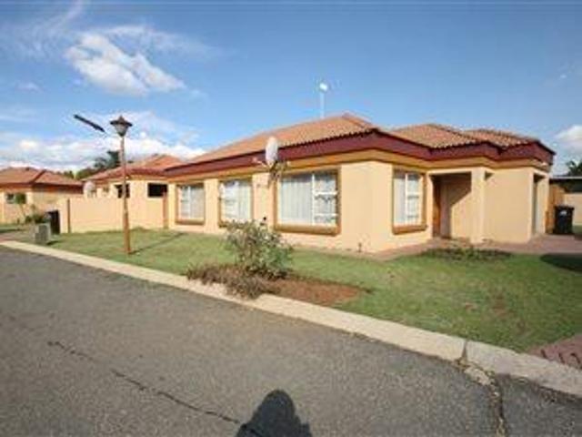 Townhouse for sale in Sedibeng, Gauteng