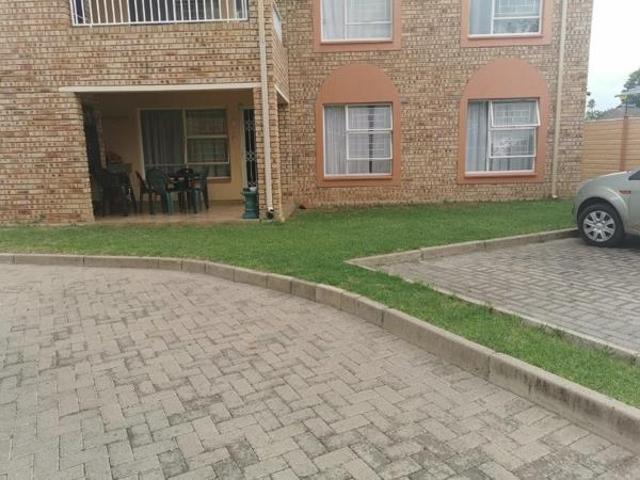 Townhouse for sale in Vanderbijlpark, Emfuleni Local Municipality
