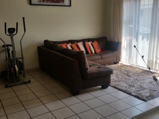 Townhouse for sale in Vanderbijlpark, Emfuleni Local Municipality