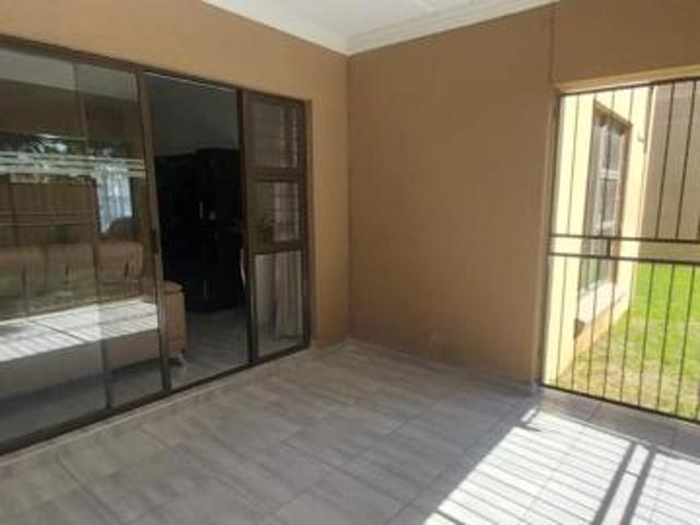 Townhouse for sale in Vanderbijlpark, Emfuleni Local Municipality