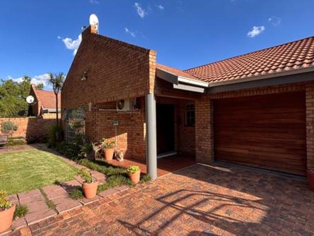 Townhouse for sale in Sedibeng, Gauteng