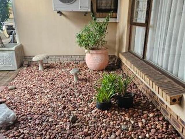 Townhouse for rent in Richards Bay, uMhlathuze Local Municipality