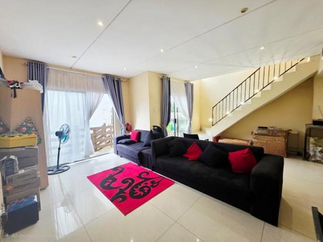 Townhouse for sale in Mount Moreland, Kwazulu-natal