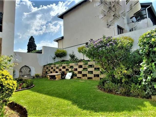 Townhouse for rent in Johannesburg, North & Sandton