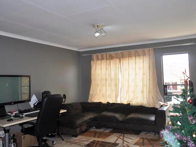 Townhouse for sale in Vosloorus, Gauteng