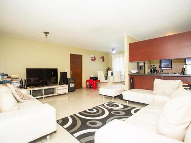 Townhouse for sale in Vosloorus, Gauteng