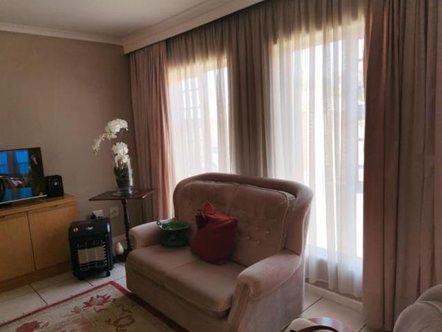 Townhouse for rent in Cape Town, City of Cape Town