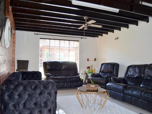 Townhouse for sale in Vryheid, Kwazulu-natal