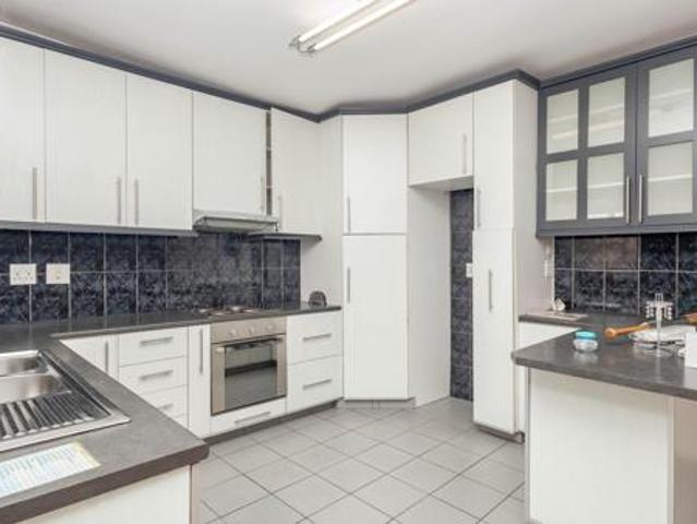 Townhouse for rent in Cape Town, City of Cape Town