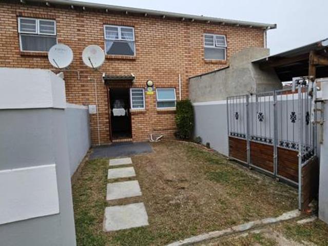 Townhouse for sale in Nelson Mandela Bay Ward 18, Nelson Mandela Bay Metropolitan Municipality