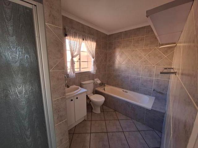 Townhouse for rent in Waterkloof, Gauteng
