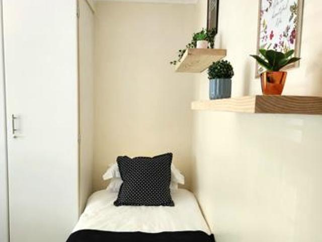 Townhouse for rent in Waterkloof, Gauteng