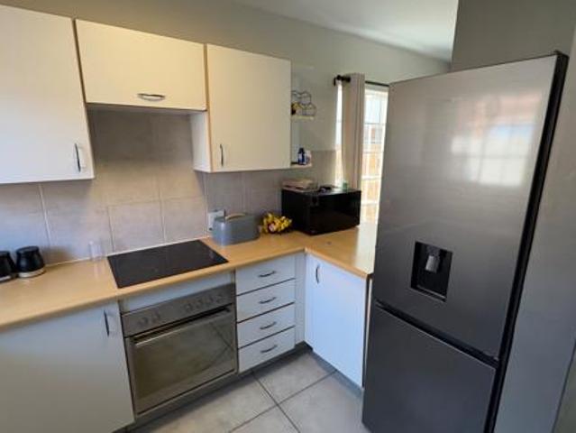 Townhouse for rent in Waterkloof, Gauteng