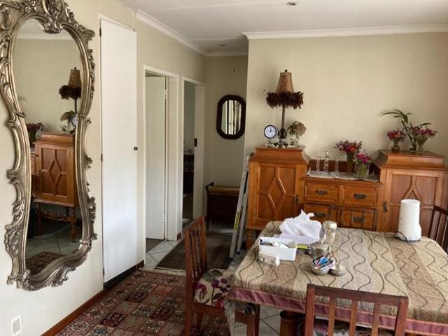Townhouse for rent in Waterkloof, Gauteng