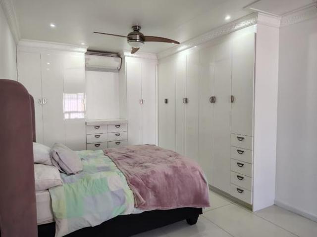Townhouse for rent in Seaview, Kwazulu-natal
