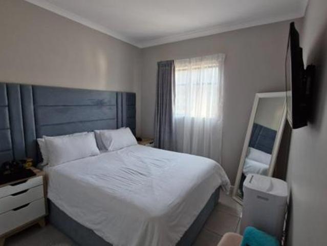 Townhouse for rent in Seaview, Kwazulu-natal