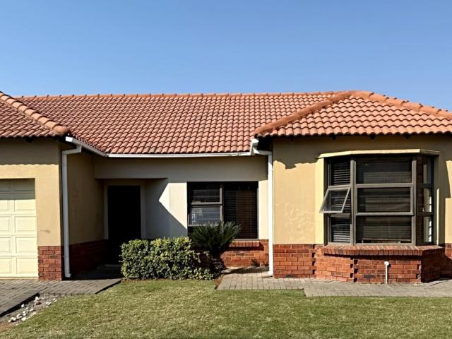 Townhouse for sale in Tlhabane, North West