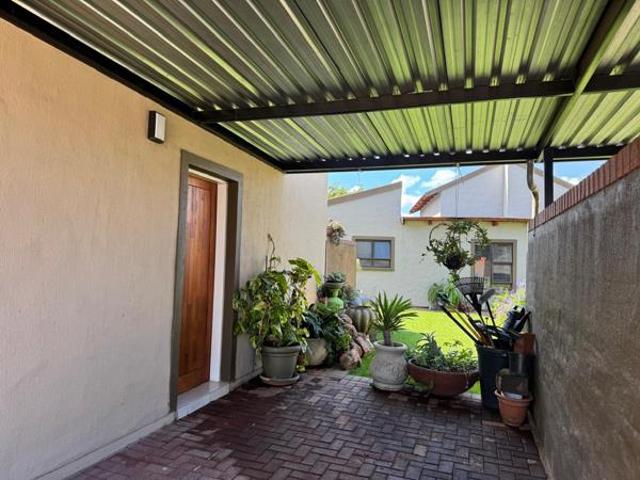 Townhouse for sale in Tlhabane, North West