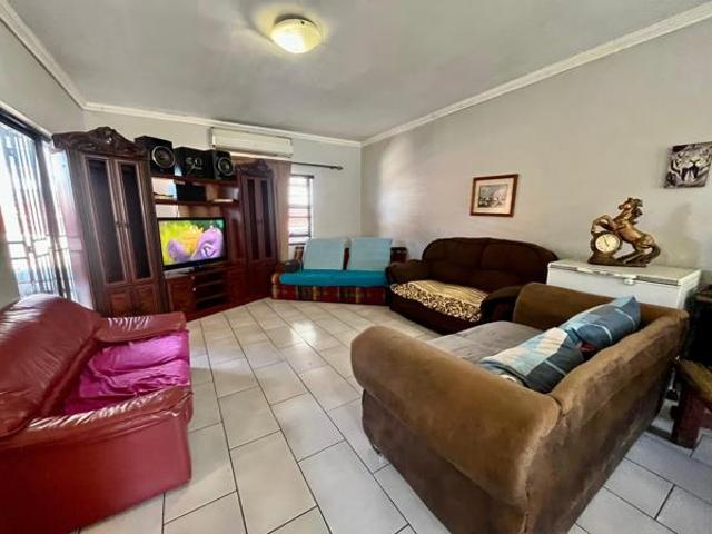 Townhouse for sale in Tlhabane, North West