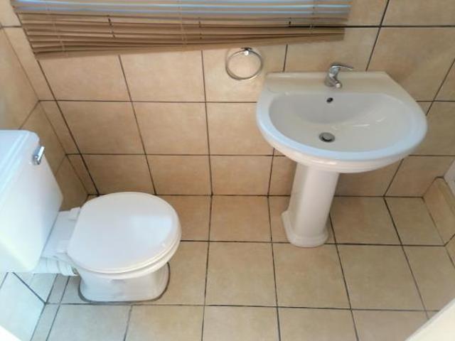 Townhouse for rent in Rustenburg Local Municipality, Bojanala Platinum District Municipality