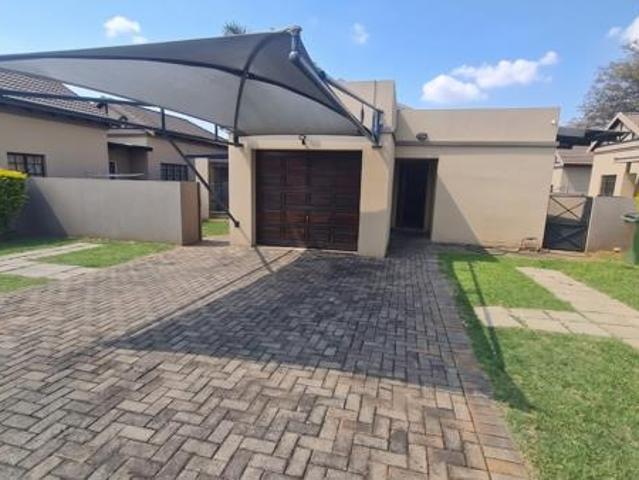 Townhouse for sale in Tlhabane, North West
