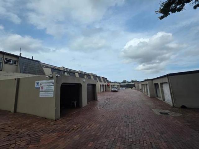 Townhouse for rent in Seaview, Kwazulu-natal