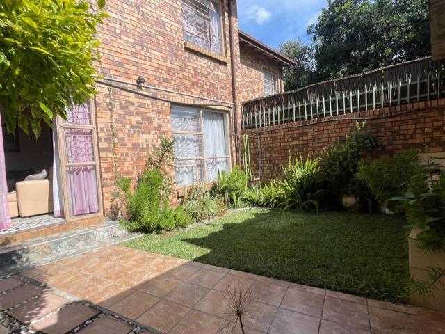 Townhouse for sale in Waterkloof, Gauteng