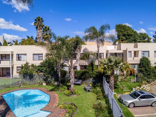 Townhouse for sale in Nooitgedacht, Gauteng
