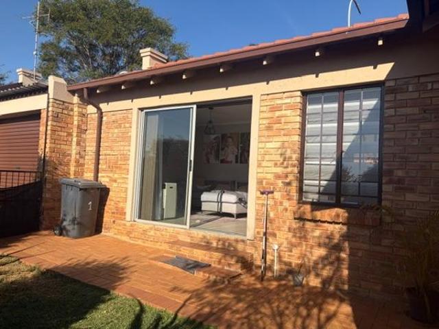 Townhouse for rent in Westonaria, Gauteng