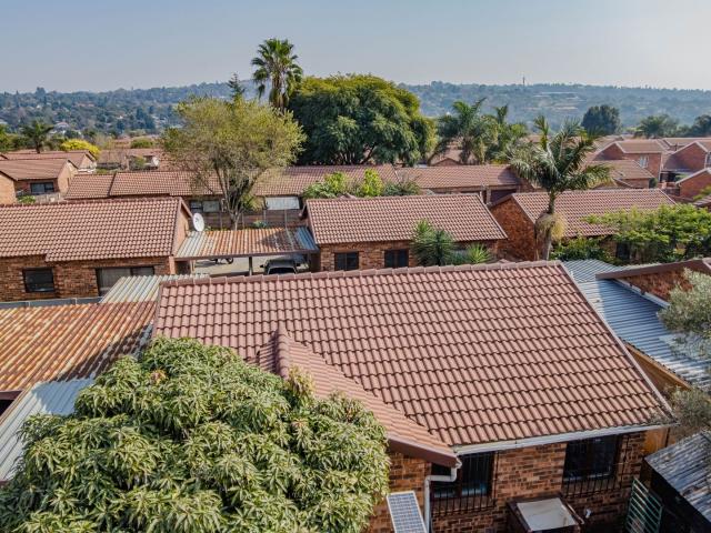 Townhouse for sale in Nooitgedacht, Gauteng
