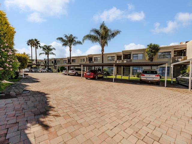 Townhouse for sale in Nooitgedacht, Gauteng